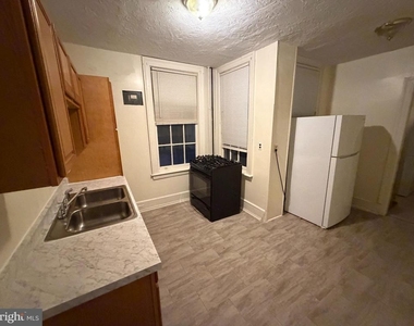 132 W Market Street - Photo Thumbnail 6