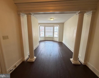 132 W Market Street - Photo Thumbnail 1