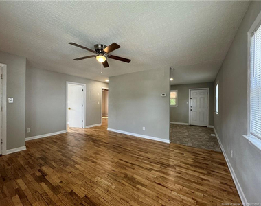 405 Laura Court - Photo Thumbnail 2