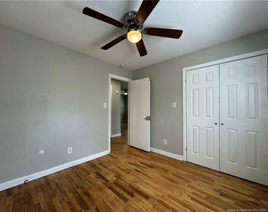 405 Laura Court - Photo Thumbnail 7