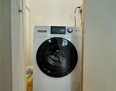 405 Laura Court - Photo Thumbnail 12