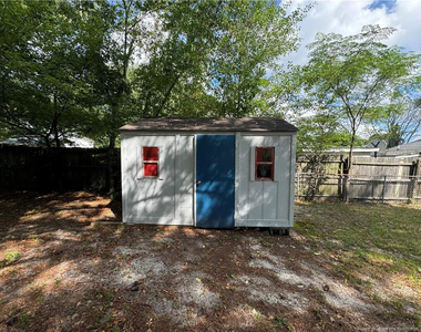 405 Laura Court - Photo Thumbnail 16