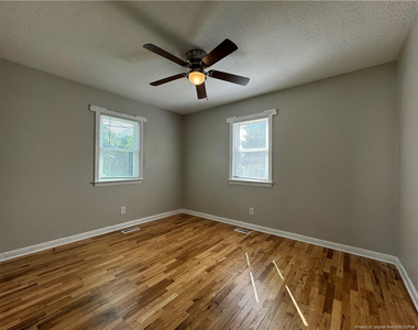 405 Laura Court - Photo Thumbnail 10