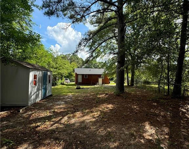 405 Laura Court - Photo Thumbnail 17