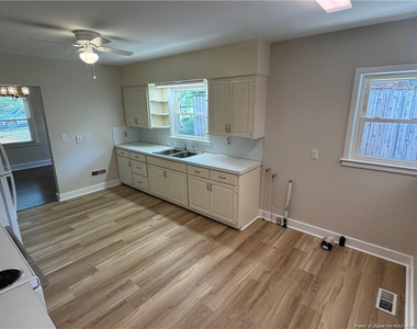 521 Vista Drive - Photo Thumbnail 6