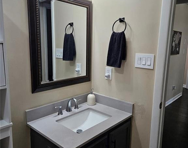 3362 Chantilly Lane - Photo Thumbnail 7