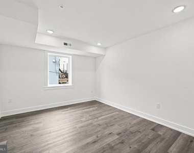 1514 S 22nd Street - Photo Thumbnail 40