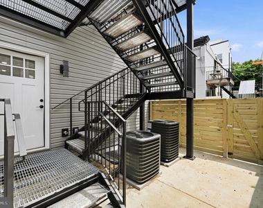 1514 S 22nd Street - Photo Thumbnail 8