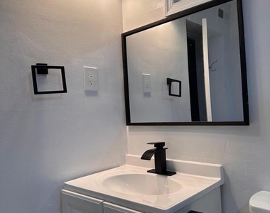 1338 Hicks Street - Photo Thumbnail 12