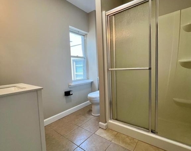 1844 W Master Street - Photo Thumbnail 6