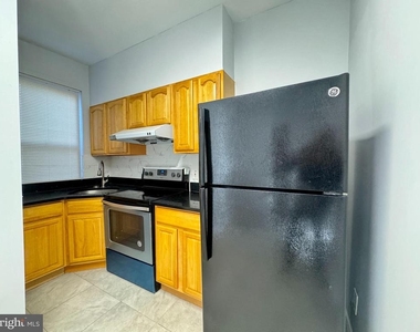 3739 Lancaster Avenue - Photo Thumbnail 2