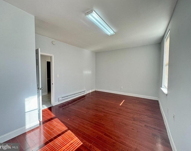 3739 Lancaster Avenue - Photo Thumbnail 4