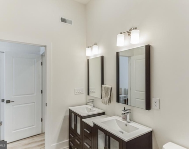 1115 N American Street - Photo Thumbnail 7
