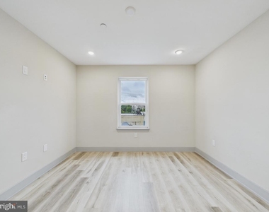 2328 N 2nd Street - Photo Thumbnail 4