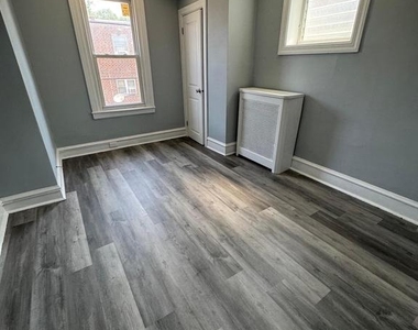 2927 S Dewey Street - Photo Thumbnail 7
