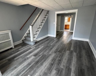 2927 S Dewey Street - Photo Thumbnail 2