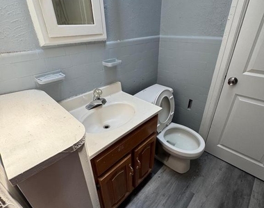 2927 S Dewey Street - Photo Thumbnail 8