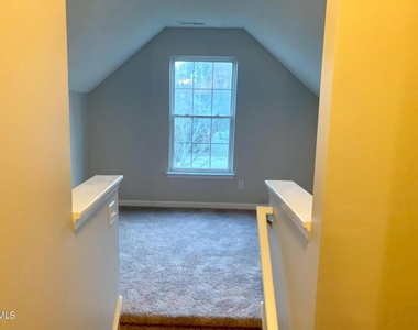 207 Evening Star Drive - Photo Thumbnail 6