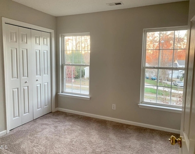 207 Evening Star Drive - Photo Thumbnail 7
