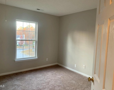 207 Evening Star Drive - Photo Thumbnail 9