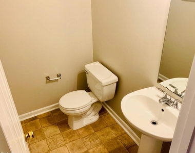 207 Evening Star Drive - Photo Thumbnail 3