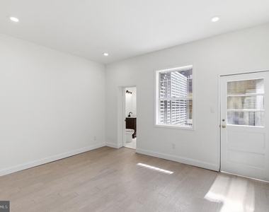 935 E Passyunk Avenue - Photo Thumbnail 14