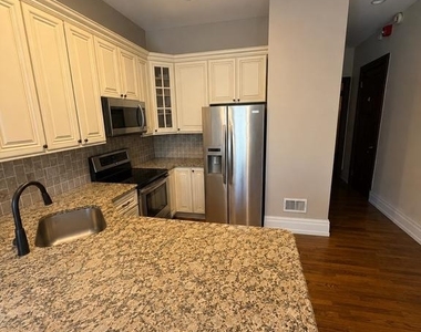 1713 Green Street - Photo Thumbnail 2