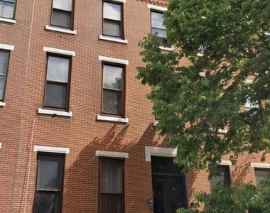 1713 Green Street - Photo Thumbnail 7
