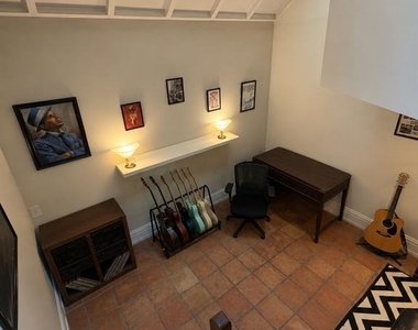 1713 Green Street - Photo Thumbnail 4