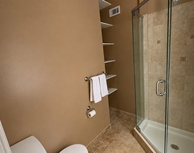 1713 Green Street - Photo Thumbnail 5
