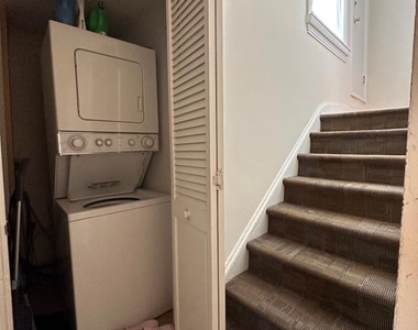 309 S 12th Street - Photo Thumbnail 4