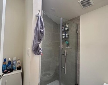 309 S 12th Street - Photo Thumbnail 8
