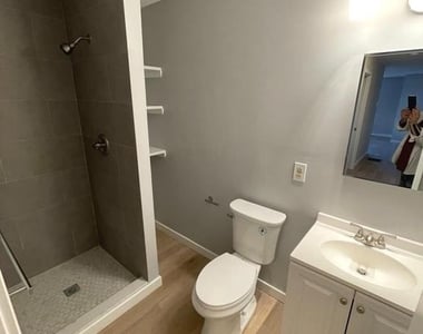 3500 Ainslie Street - Photo Thumbnail 2
