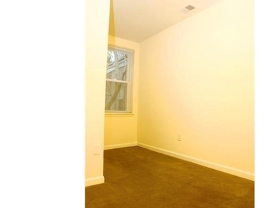 260 S 11th Street - Photo Thumbnail 8