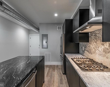 526 Brown Street - Photo Thumbnail 2