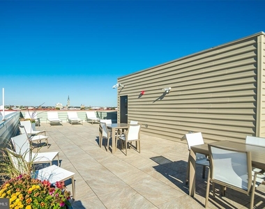 526 Brown Street - Photo Thumbnail 15