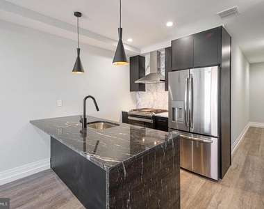 526 Brown Street - Photo Thumbnail 2