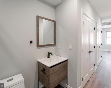 526 Brown Street - Photo Thumbnail 11
