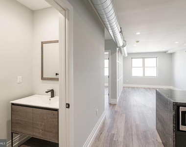 526 Brown Street - Photo Thumbnail 5