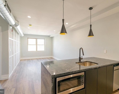 526 Brown Street - Photo Thumbnail 3