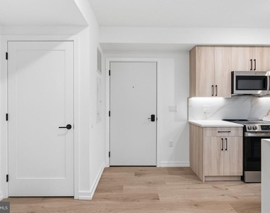 208 Vine Street - Photo Thumbnail 2