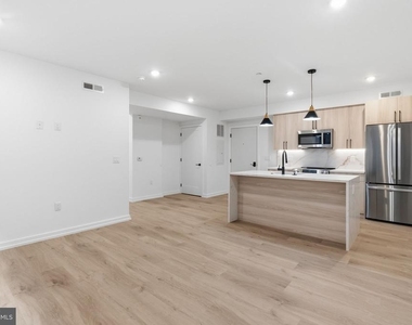 208 Vine Street - Photo Thumbnail 6