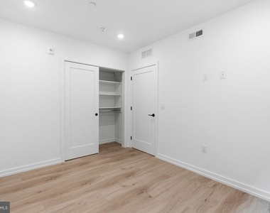 208 Vine Street - Photo Thumbnail 12