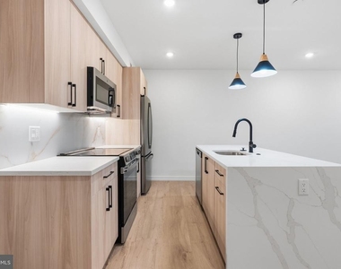 208 Vine Street - Photo Thumbnail 4