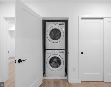208 Vine Street - Photo Thumbnail 7
