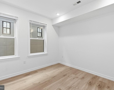 208 Vine Street - Photo Thumbnail 9