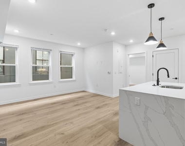 208 Vine Street - Photo Thumbnail 4