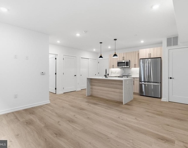 208 Vine Street - Photo Thumbnail 5