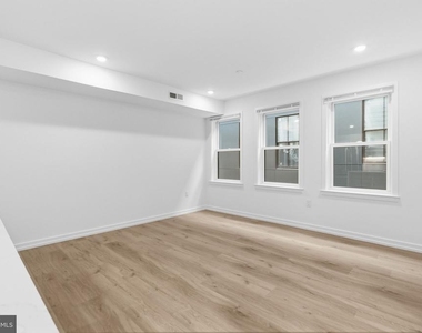 208 Vine Street - Photo Thumbnail 8