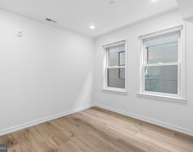 208 Vine Street - Photo Thumbnail 8
